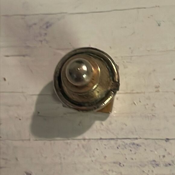 Vintage 0.5” Art Deco square gold tone striped hat lapel pin tack - Picture 7 of 10